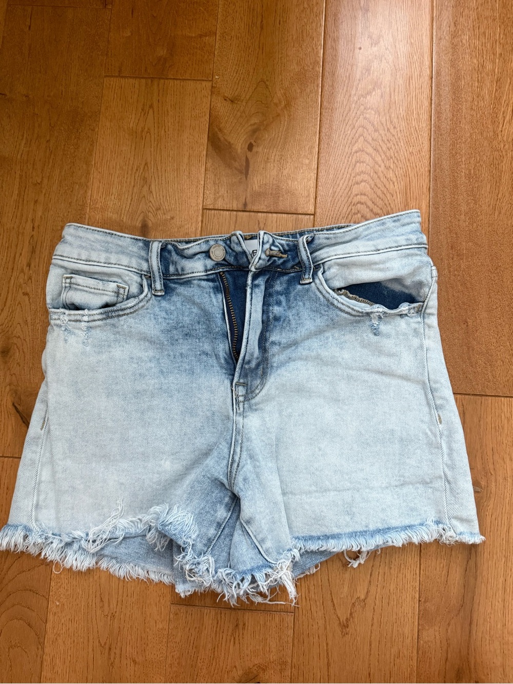 Vervet Light Wash Frayed Hem Women's Denim Shorts